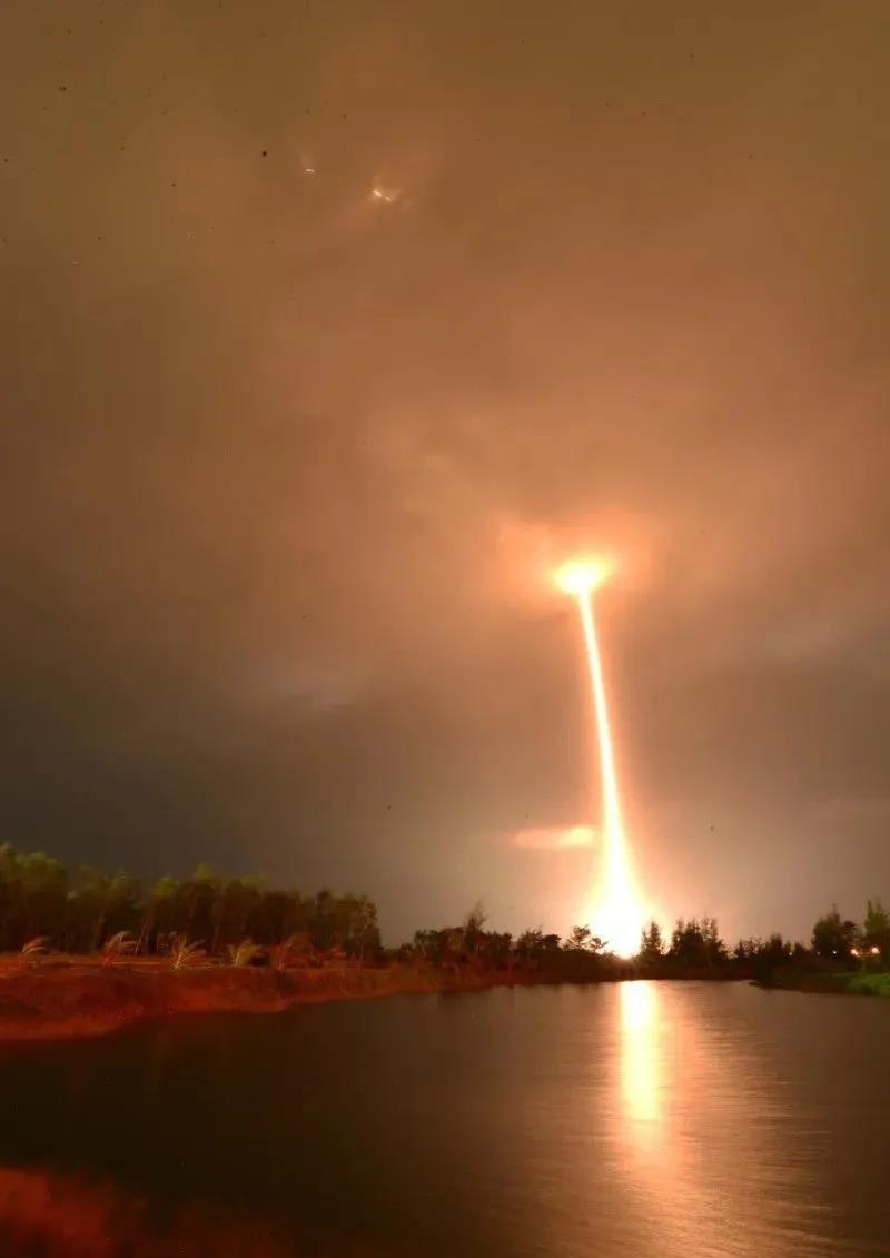 嫦娥五號升空.jpg 嫦娥五號升空.jpg